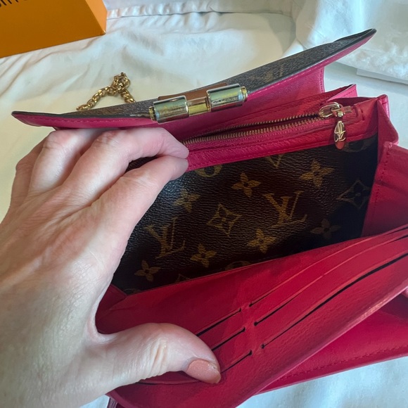 Louis Vuitton wallet on chain - Picture 5 of 14